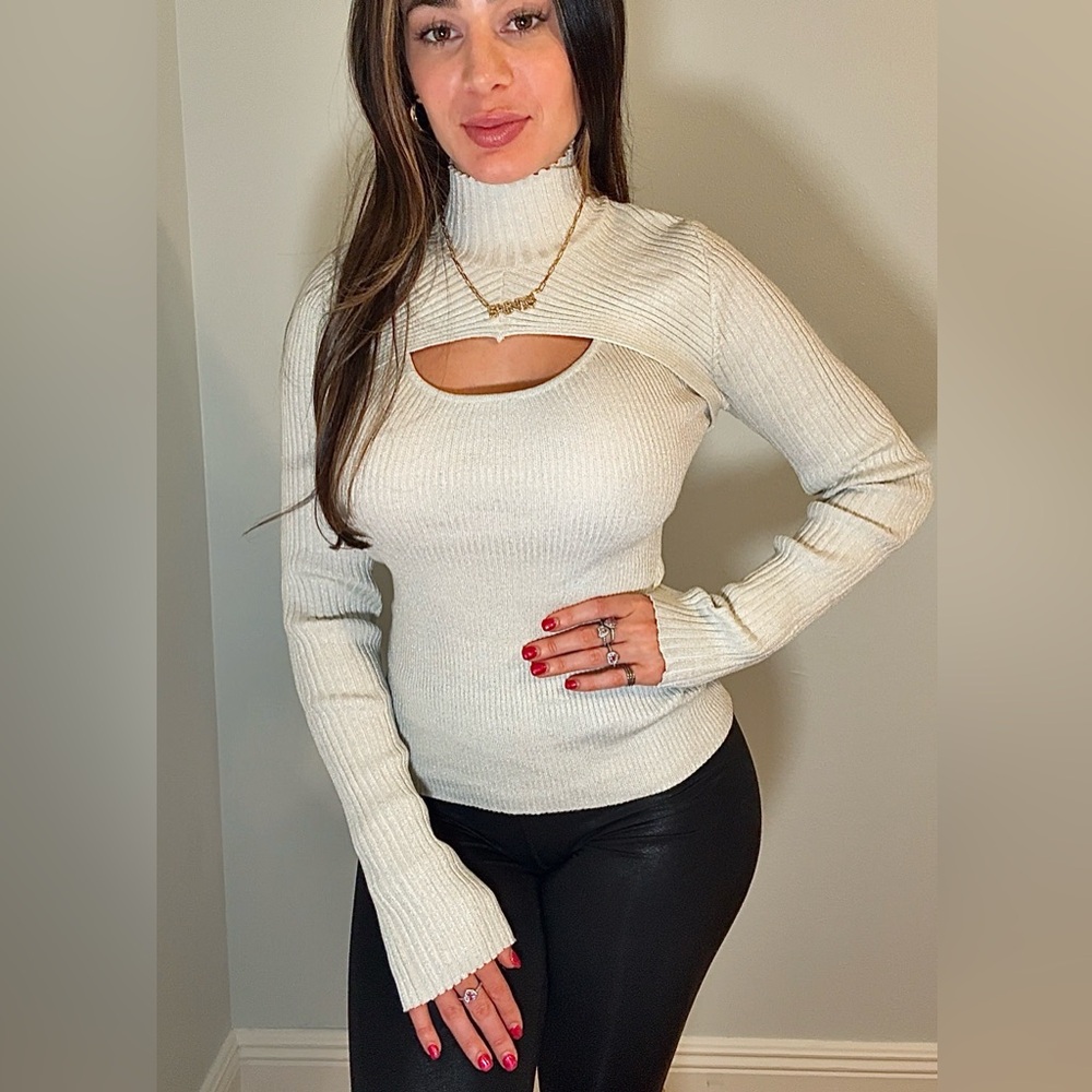 Long Sleeve Turtleneck Sweater Shirt, Ribbed/Sheen Material, Pink Rose Brand,NWT